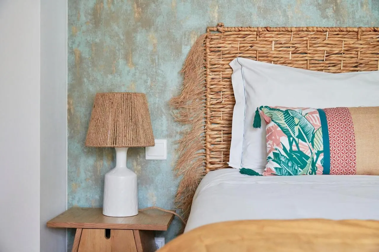 Apartment With Private Terrace & Car Garage Lisboa