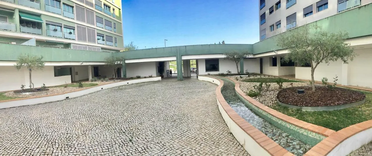 Apartment With Private Terrace & Car Garage Lisboa