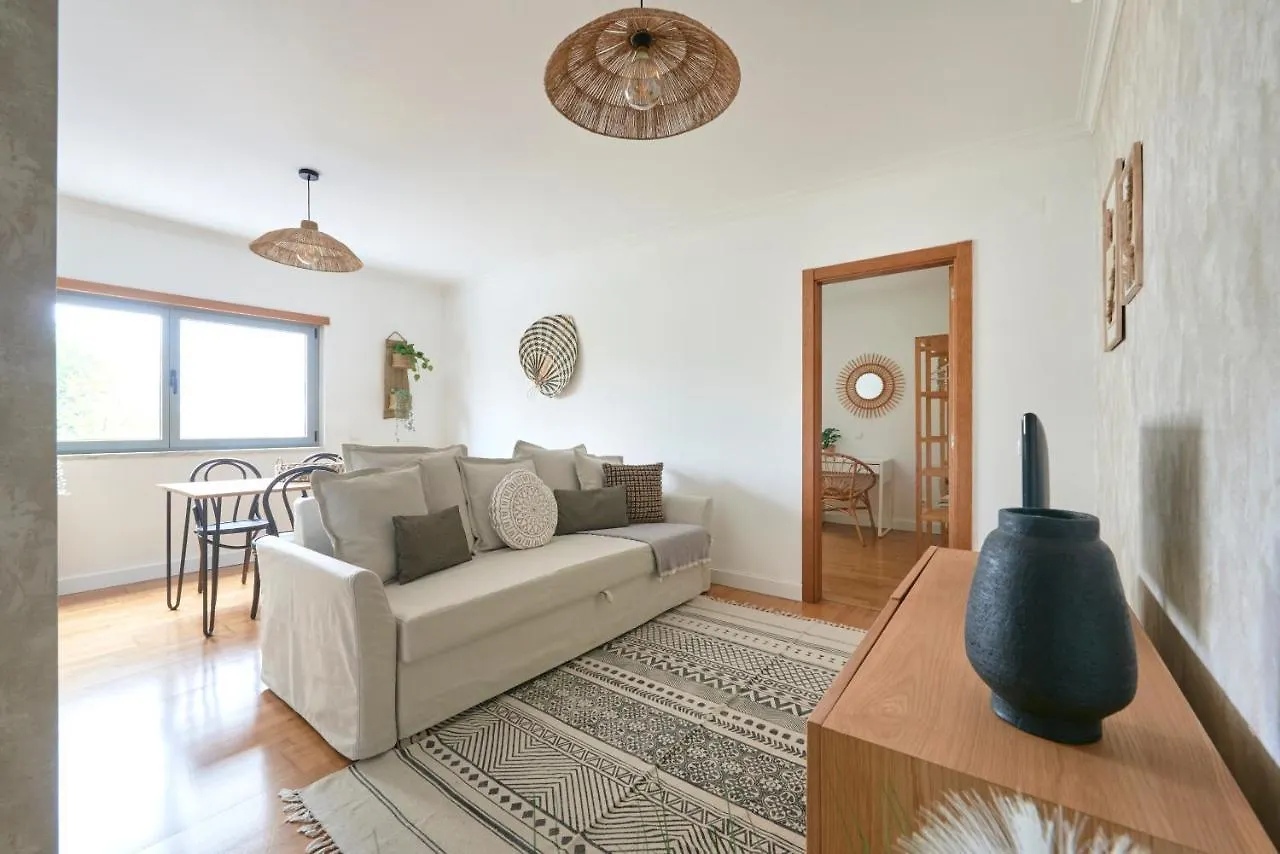 Apartment With Private Terrace & Car Garage Lisboa