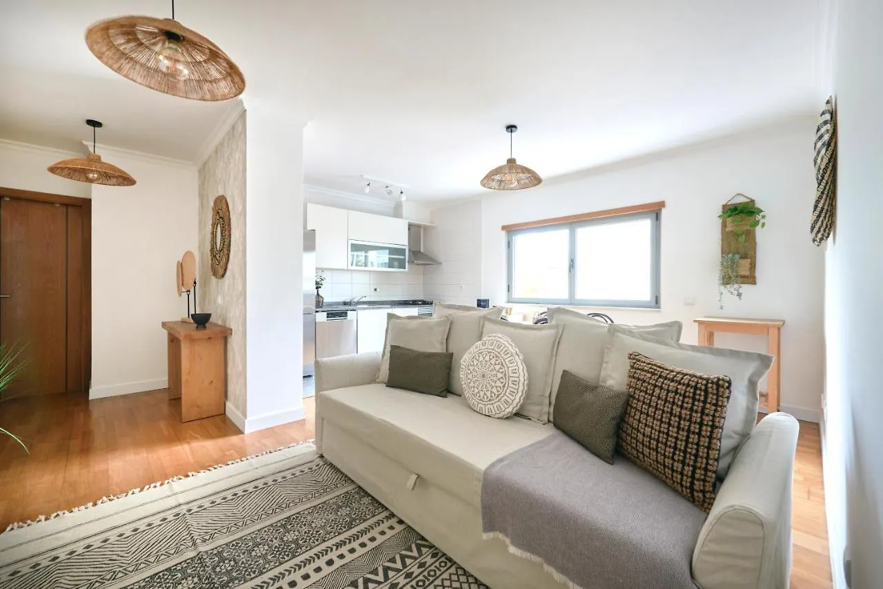 Apartment With Private Terrace & Car Garage Lisbon